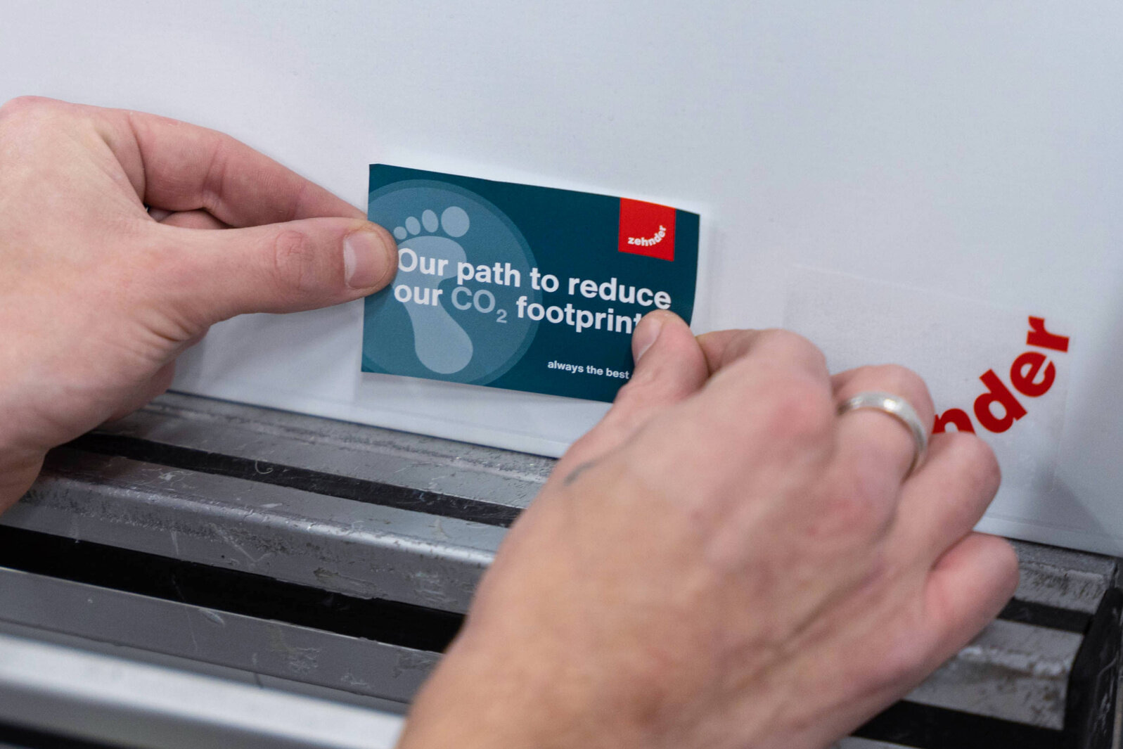 Zehnder-Nachhaltigkeit-Wiederaufbereitung-Luefter-Sticker