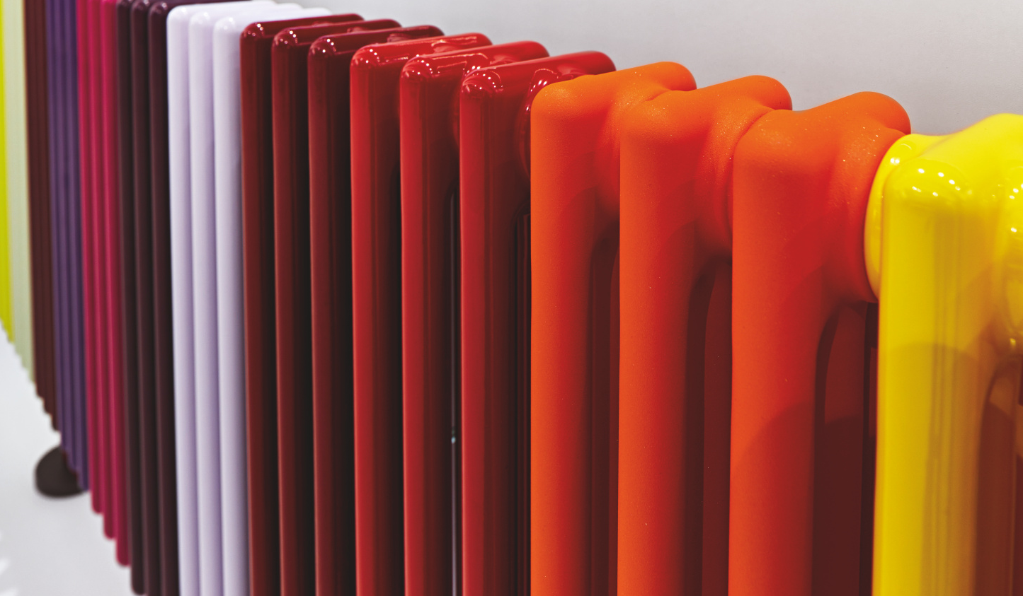 Zehnder_RAD_Charleston_colours_Messestand_ISH_2017_075 1 Photograph Zehnder Charleston Decorative radiator Side view