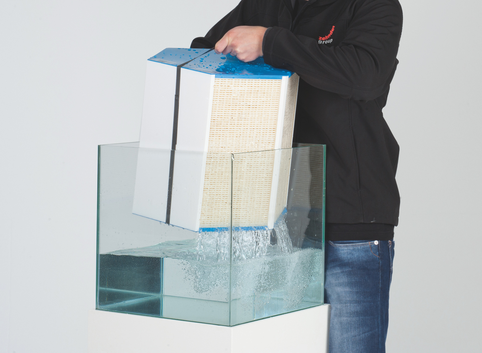 Photograph Zehnder Enthalpie Exchanger for ComfoAir Comfortable indoor ventilation Side view
