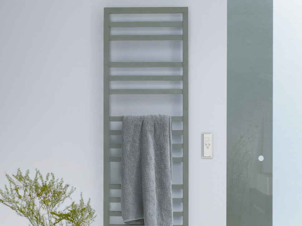 Zehnder-Content Zehnder Quaro Spa Decorative radiator Front view