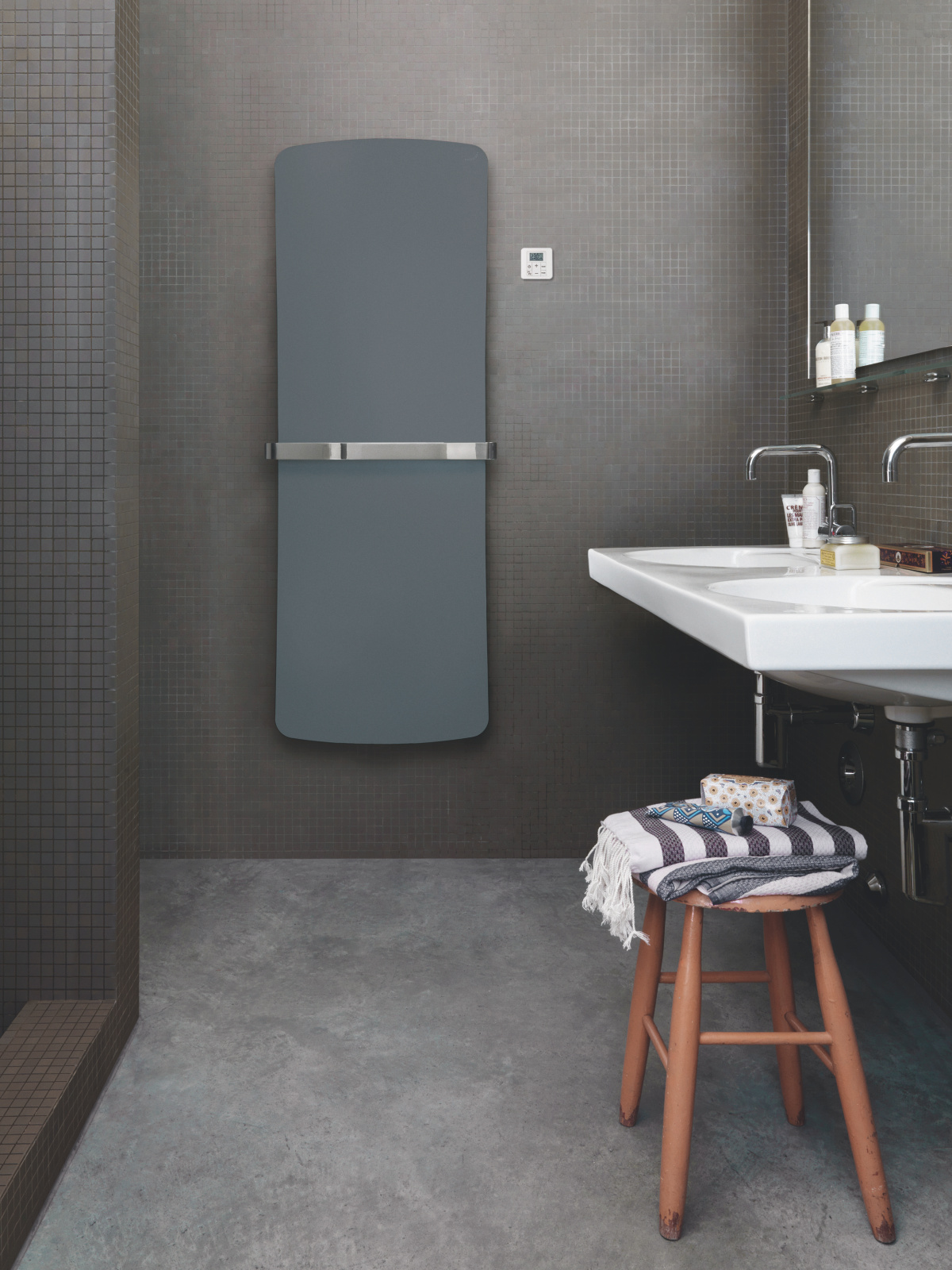 Rendering Zehnder Folio Belt Decorative radiator 