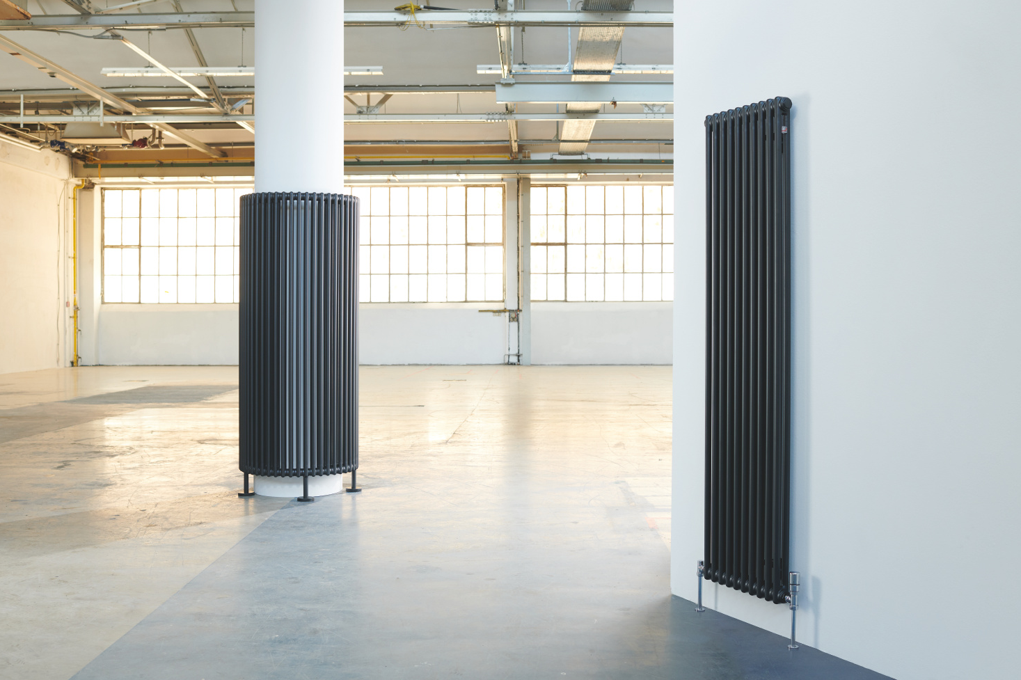 Zehnder Charleston Decorative radiator Side view