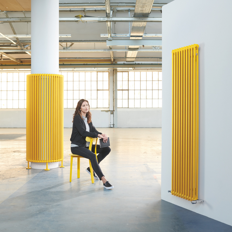 Zehnder_RAD_Charleston-Architektin-Stuhl-gelb-HK-gross-gelb-Wand Photograph Zehnder Charleston Electric Decorative radiator Side view