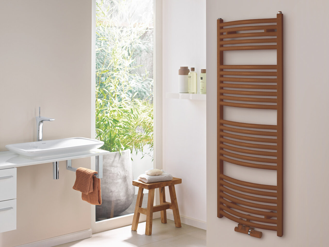 Zehnder_RAD_Zeno-Bow-HY_bathroom_Terracotta Rendering Zehnder Zeno Bow Decorative radiator