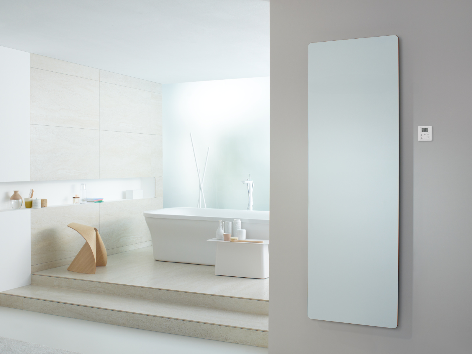 Zehnder_RAD_Vitalo-EL_RACY_Chinchilla Rendering Zehnder Vitalo Bar Decorative radiator Angled view